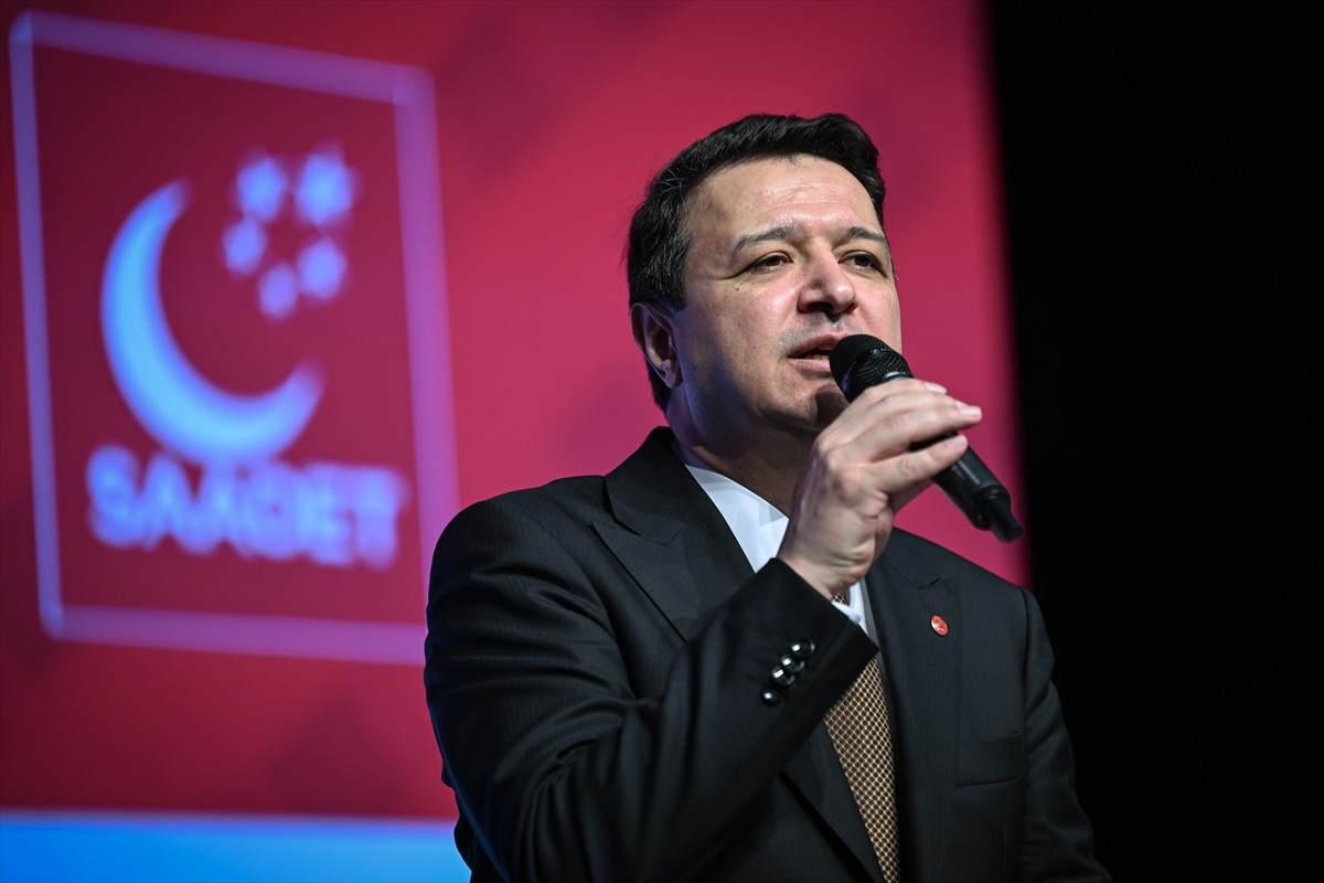 Saadet Partisi Genel Başkanı Arıkan, Necmettin Erbakan Kongre Merkezi'nde düzenlenen, partisinin...