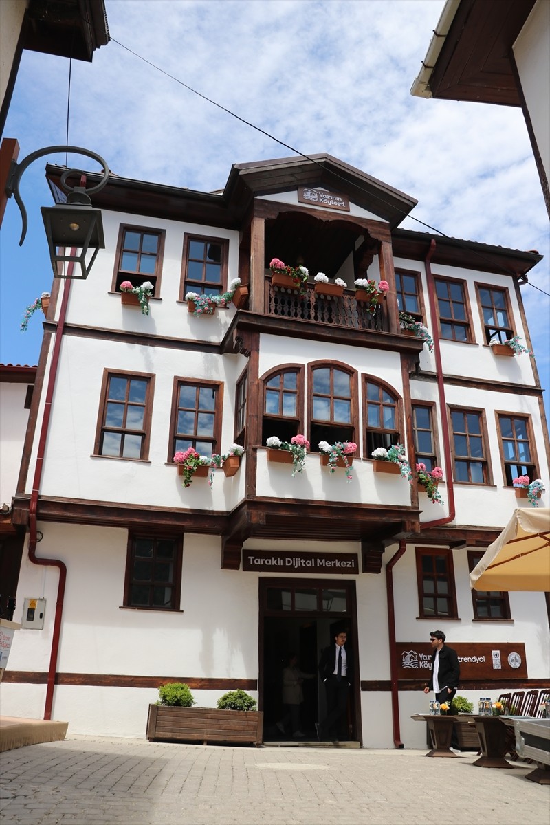 Sakarya'nın Taraklı ilçesinde Trendyol, Birleşmiş Milletler Kalkınma Programı (UNDP) ile Sakarya...