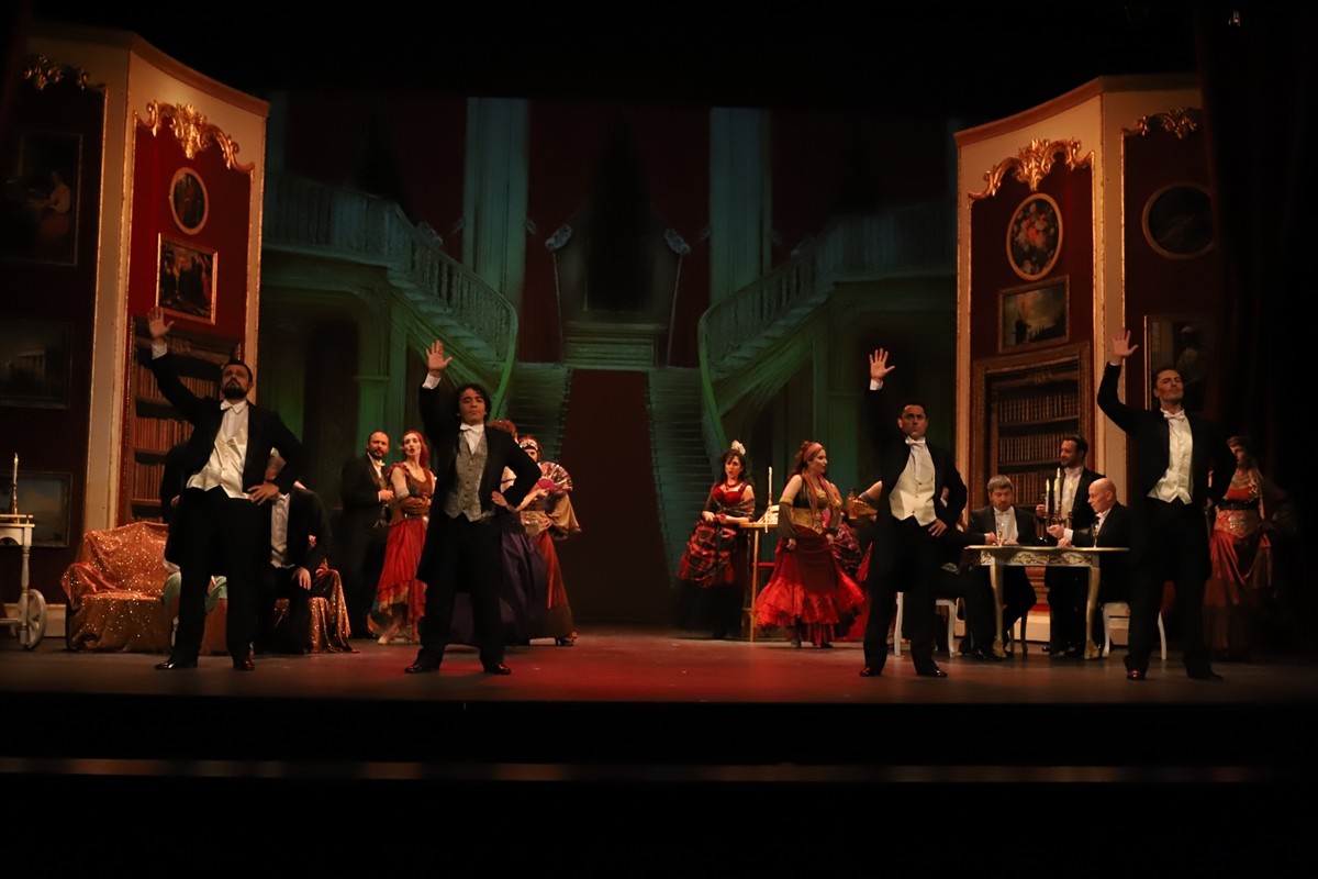Samsun Devlet Opera ve Balesi (SAMDOB), "La Traviata" operasını yarın sanatseverlerle...
