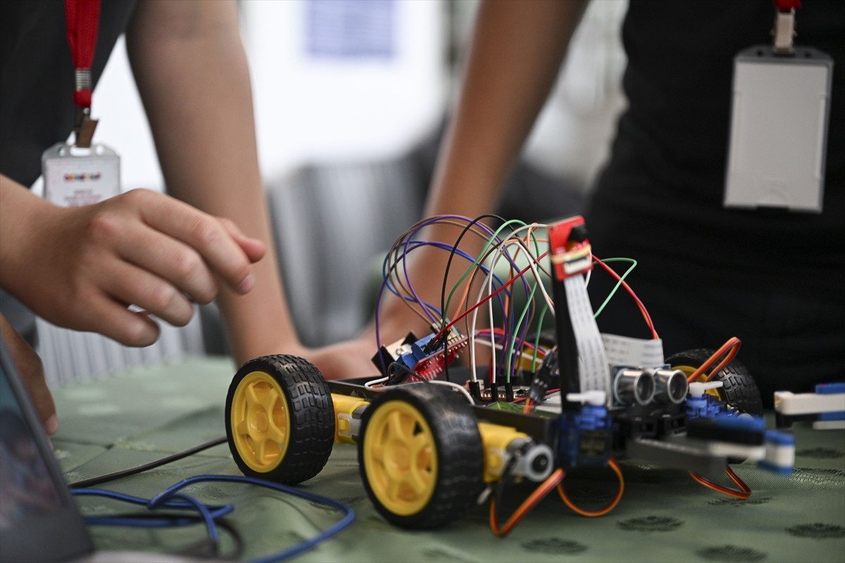 Sanayi ve Teknoloji Bakanlığı, Gençlik ve Spor Bakanlığı, TÜBİTAK ve T3 Vakfı işbirliğiyle hayata...