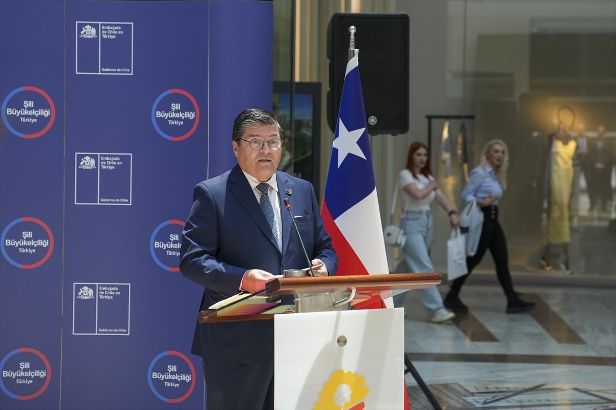 Şili'nin Ankara Büyükelçiliği, Şilili şair ve diplomat Gabriela Mistral'in Nobel Edebiyat Ödülü'nü...