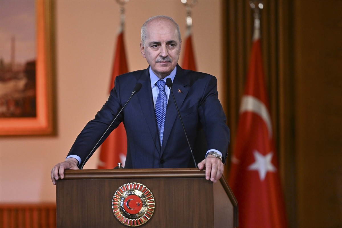 TBMM Başkanı Numan Kurtulmuş (fotoğrafta), Gençlik ve Spor Bakanı Osman Aşkın Bak ile 19 Mayıs...