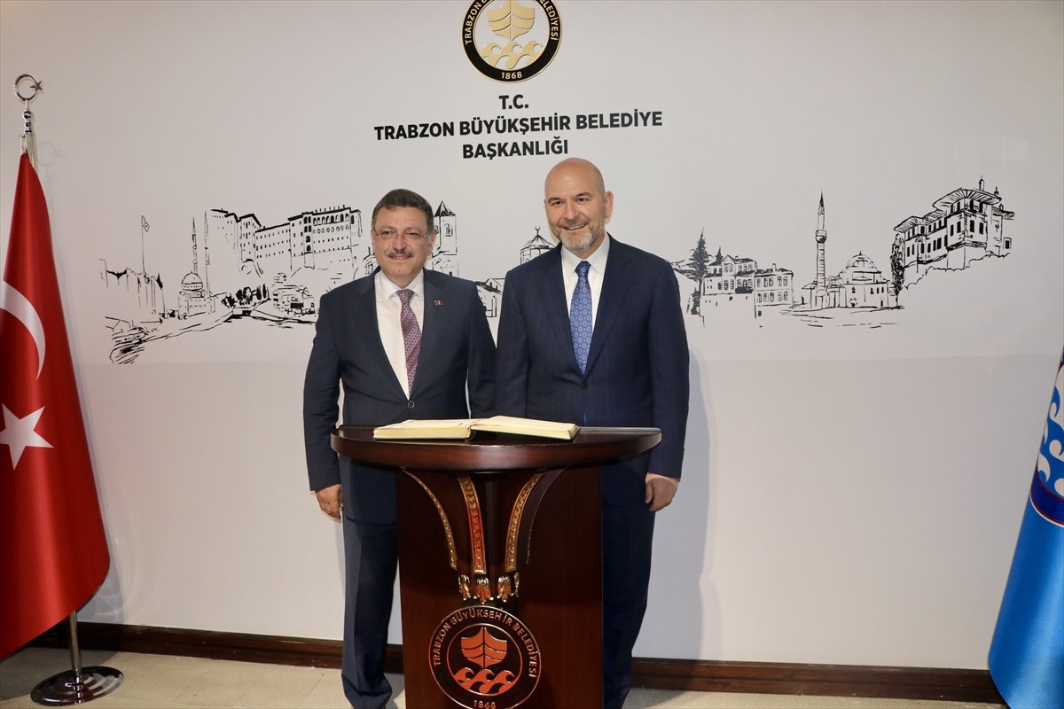 TBMM İçişleri Komisyonu Başkanı ve AK Parti İstanbul Milletvekili Süleyman Soylu (sağ2), Trabzon...