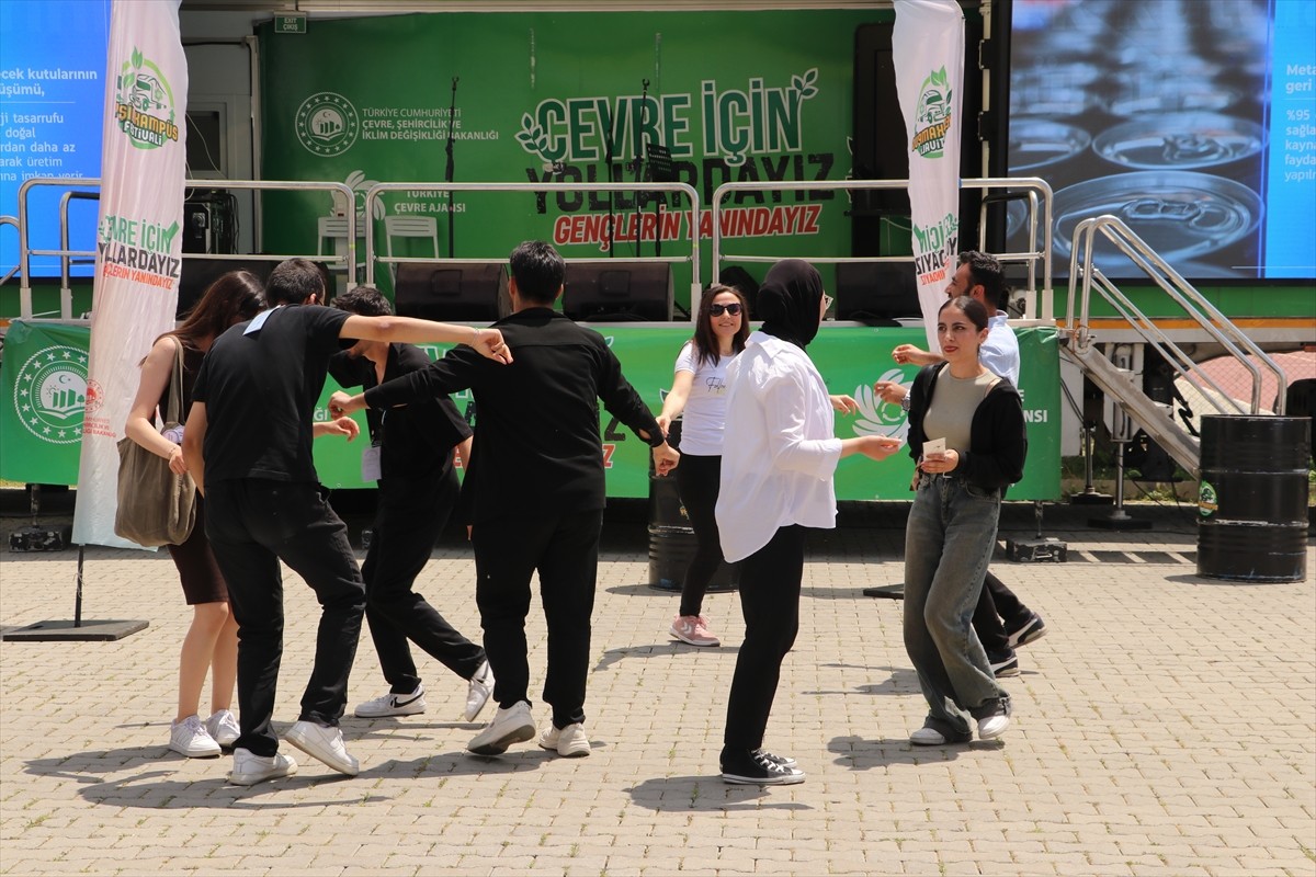 Tekirdağ'da "Yeşil Kampüs Festivali" kapsamında "Çevre Tırı" kapılarını Namık Kemal...