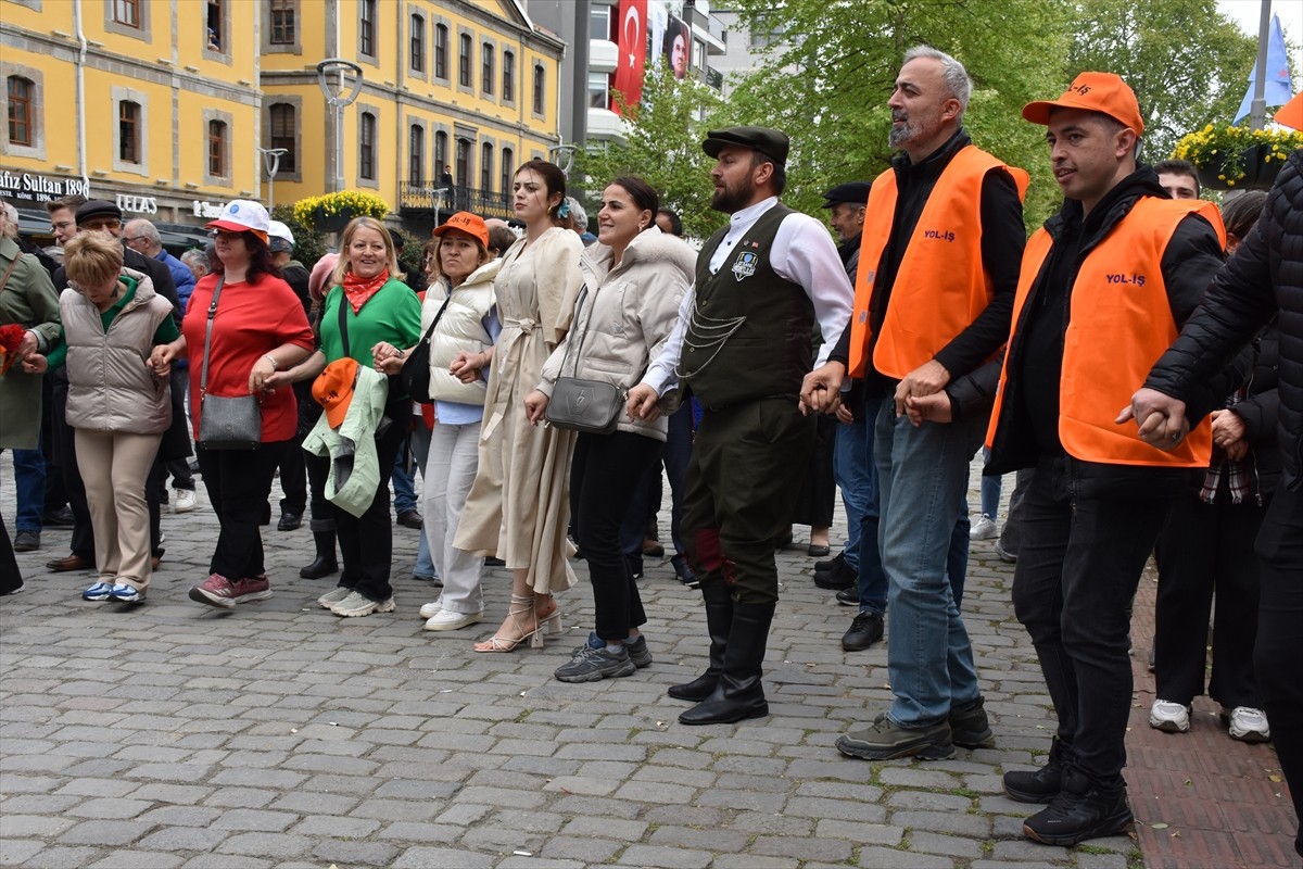 Trabzon, Ordu, Giresun ve Artvin'de 1 Mayıs Emek ve Dayanışma Günü dolayısıyla kutlama programları...
