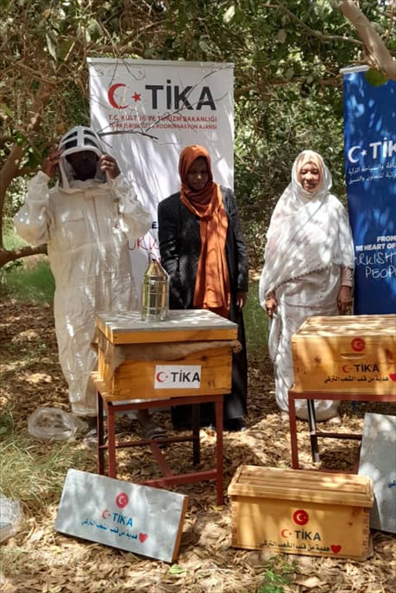 Türk İşbirliği ve Koordinasyon Ajansı Başkanlığı (TİKA), Sudan'ın Nil Nehri eyaletinde 25 arıcıya...