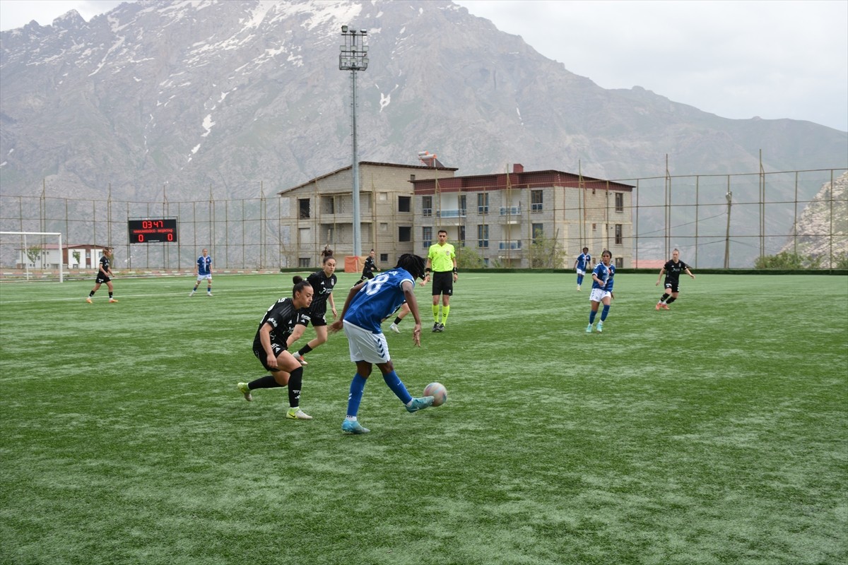 Turkcell Kadın Futbol Süper Lig'in 26. haftasında Hakkarigücü, konuk ettiği Beşiktaş JK United...