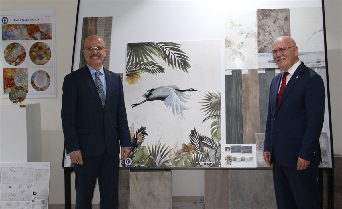 Türkiye'de birçok kurumun kıyafet tasarımını yapan Uşak Üniversitesi, son olarak uluslararası...