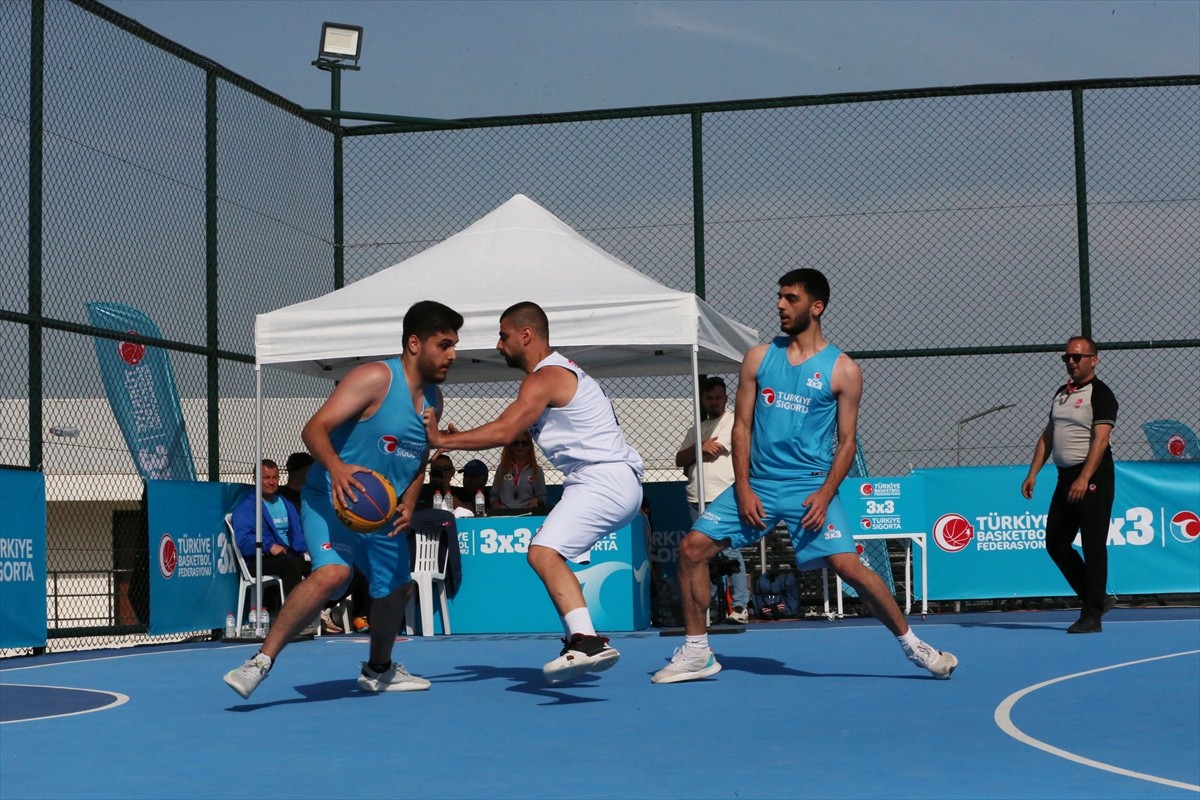 Türkiye Basketbol Federasyonu (TBF) ve Türkiye Sigorta iş birliğiyle hayata geçirilen açık hava...