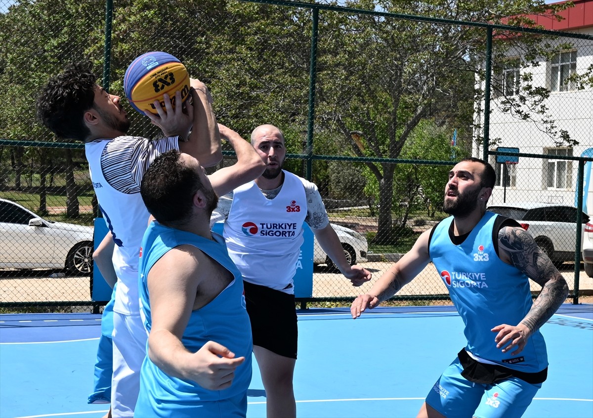 Türkiye Basketbol Federasyonu (TBF) ve Türkiye Sigorta iş birliğiyle hayata geçirilen açık hava...