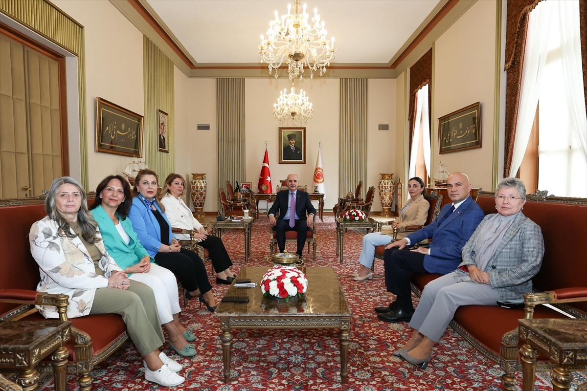 Türkiye Büyük Millet Meclisi (TBMM) Başkanı Numan Kurtulmuş, TBMM katip üyeleri, CHP Osmaniye...