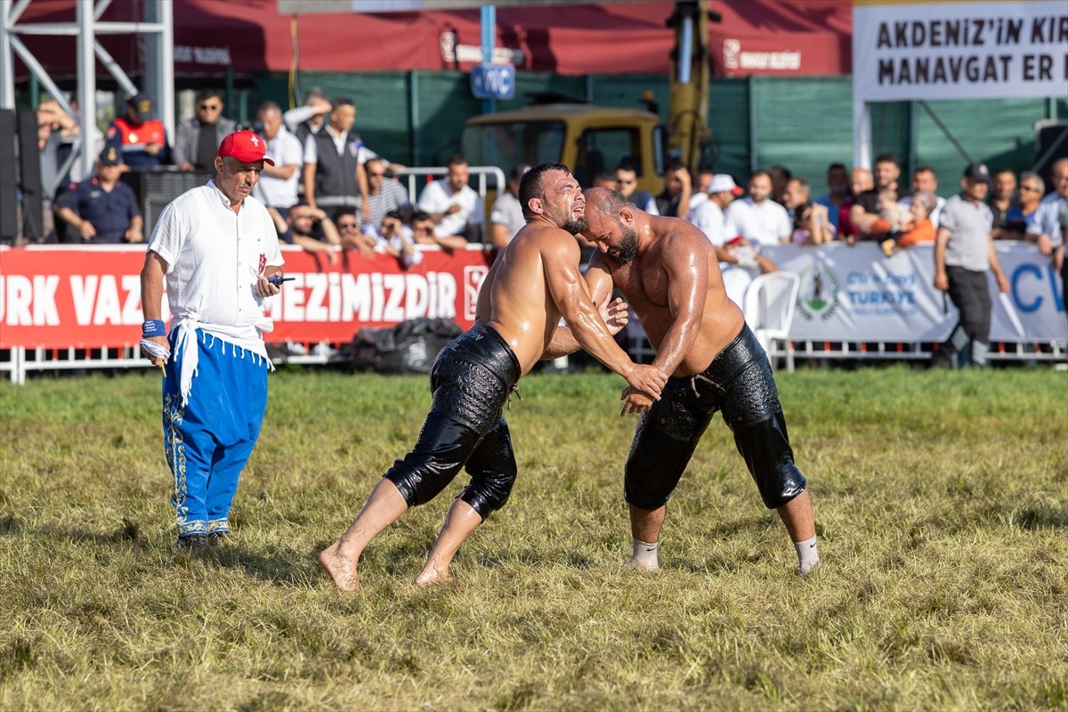 Türkiye Geleneksel Güreşler Federasyonu bünyesinde gerçekleştirilen CW Enerji Türkiye Yağlı Güreş...