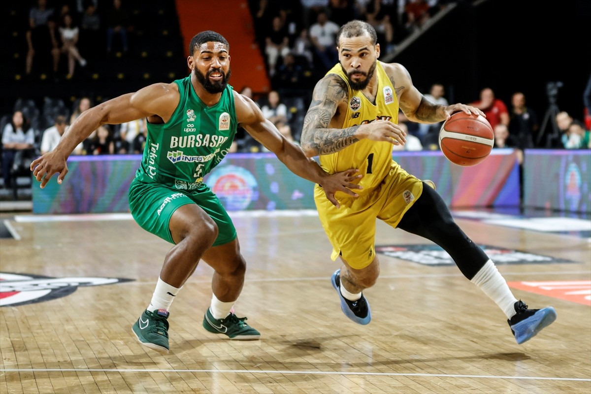 Türkiye Sigorta Basketbol Süper Ligi'nin 28. haftasında Mersin Spor ile Bursaspor Yörsan Servet...