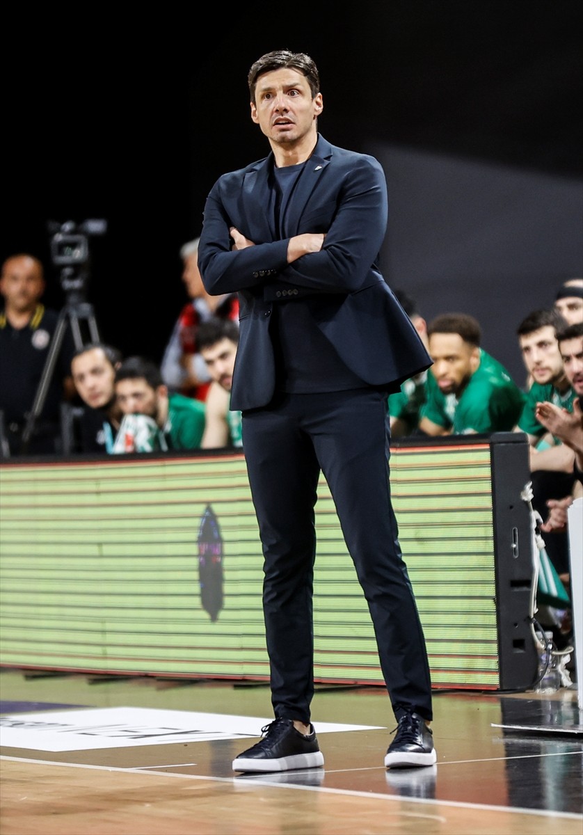 Türkiye Sigorta Basketbol Süper Ligi'nin 28. haftasında Mersin Spor ile Bursaspor Yörsan Servet...