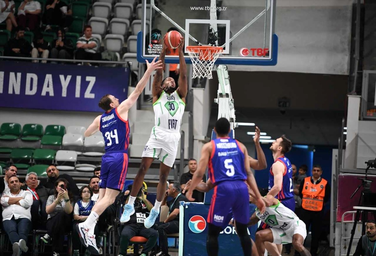 Türkiye Sigorta Basketbol Süper Ligi'nin 28. haftasında TOFAŞ, Bahçeşehir Koleji ile TOFAŞ Spor...