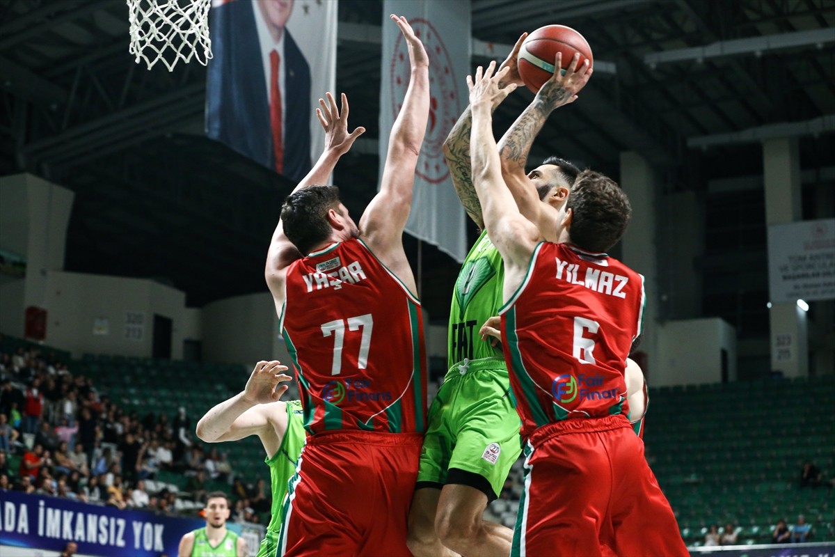 Türkiye Sigorta Basketbol Süper Ligi'nin 30. haftasında TOFAŞ ile Karşıyaka TOFAŞ Spor Salonu'nda...
