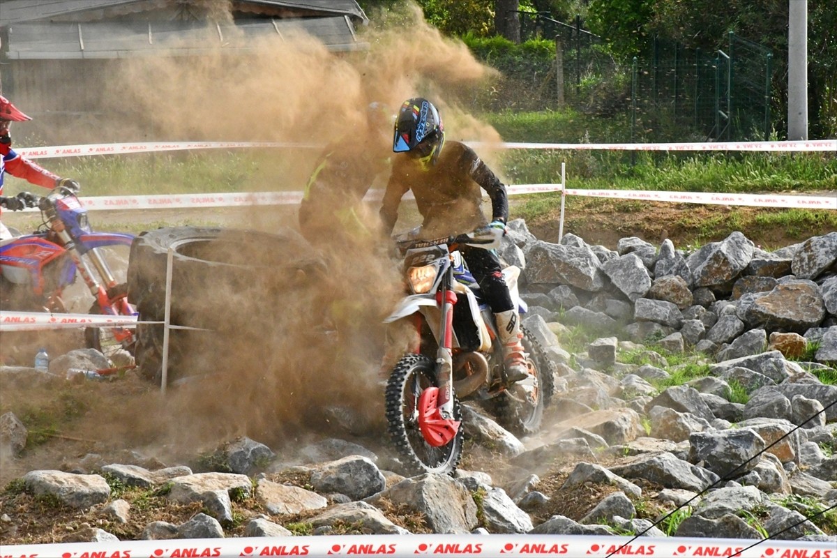 Türkiye Süper Enduro Şampiyonası'nın birinci ayak yarışları, Bursa'nın İznik İlçesinde...