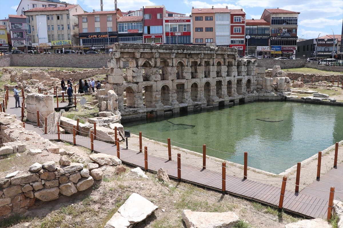  UNESCO Dünya Mirası Geçici Listesi'ne alınan ve "Kral Kızı" adıyla bilinen Yozgat'ın Sarıkaya...