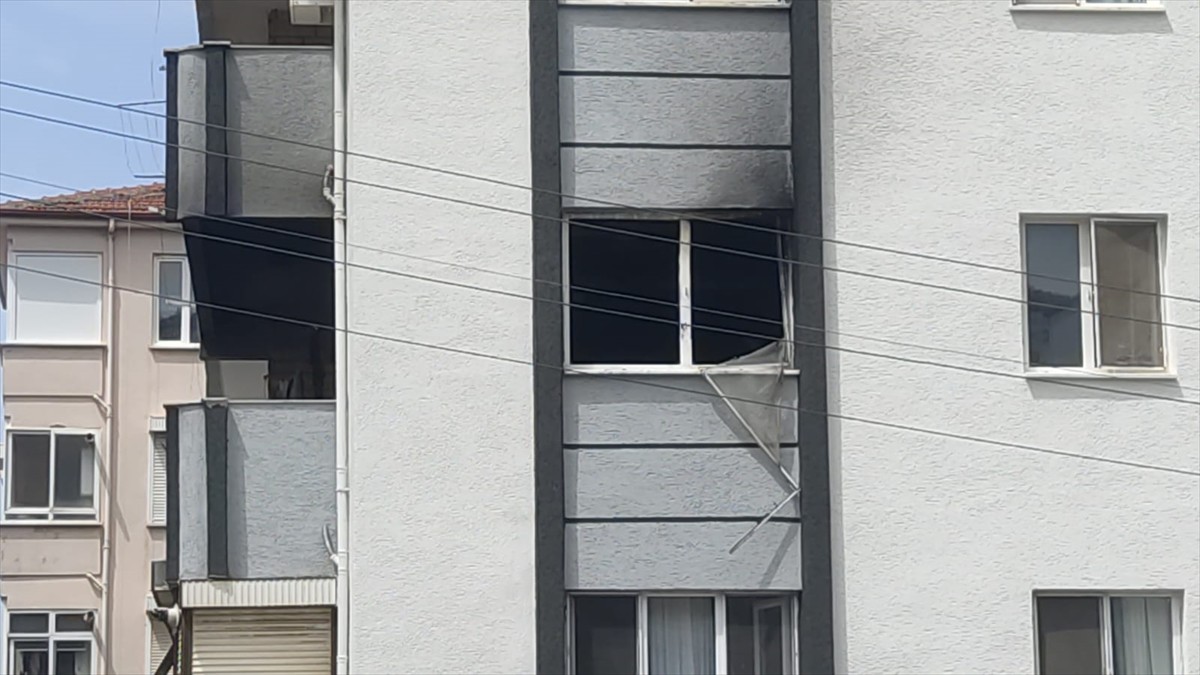 Yalova'nın Çınarcık ilçesindeki bir apartmanda çıkan yangında karı koca öldü, çiftin özel...