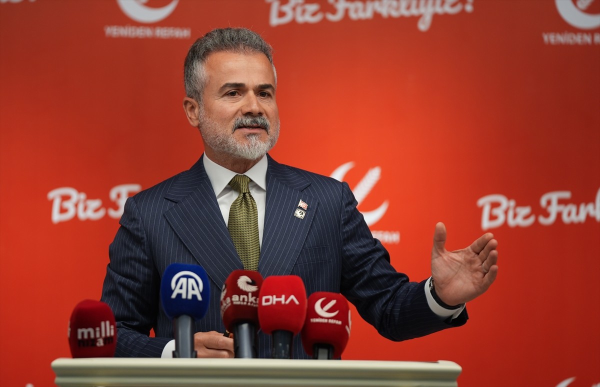 Yeniden Refah Partisi Genel Başkan Yardımcısı Suat Kılıç, parti genel merkezindeki Merkez Yürütme...