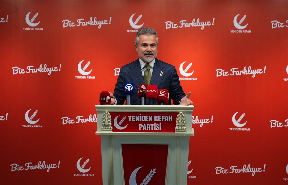 Yeniden Refah Partisi Genel Başkan Yardımcısı Suat Kılıç, parti genel merkezindeki Merkez Yürütme...