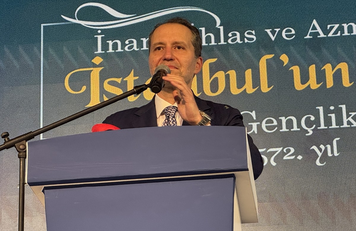 Yeniden Refah Partisi Genel Başkanı Fatih Erbakan, Milli Gençlik Derneğince, Gaziosmanpaşa Spor...