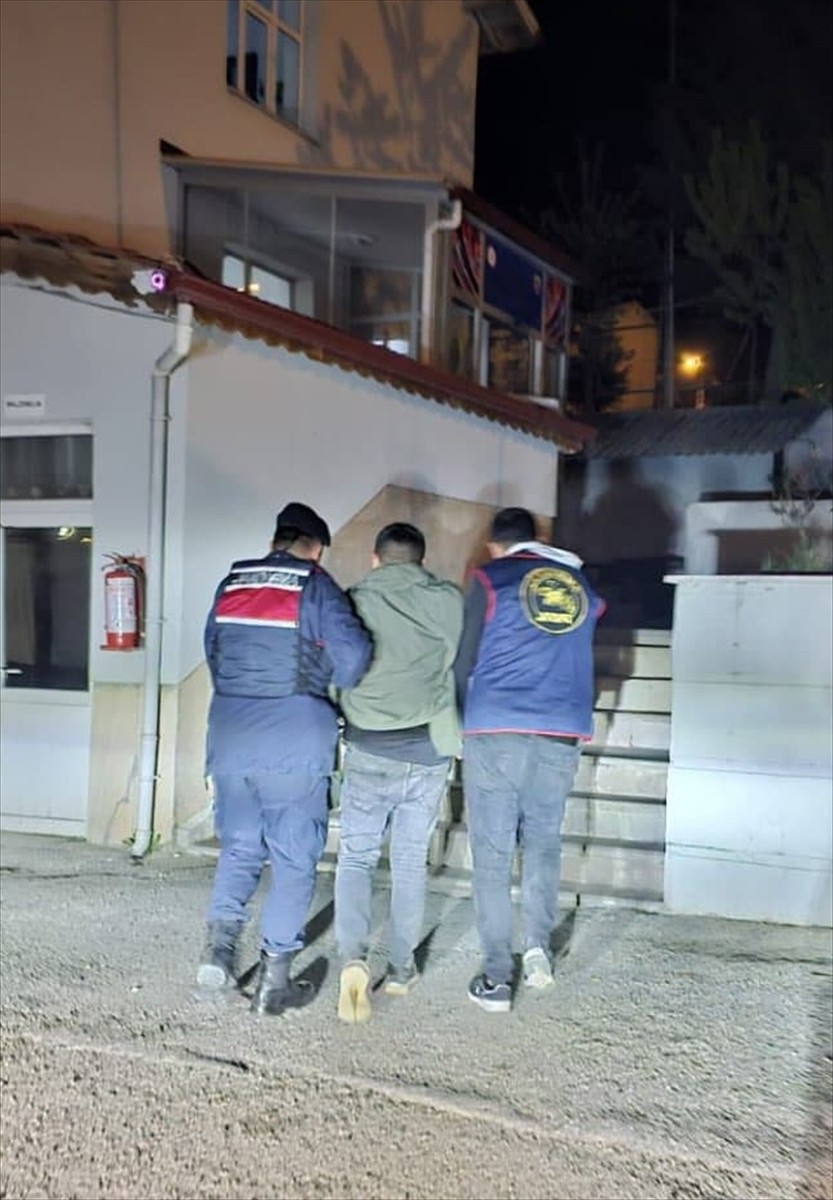  Yozgat'ta hakkında 9 yıl 2 ay kesinleşmiş hapis cezası bulunan firari hükümlü yakalandı.