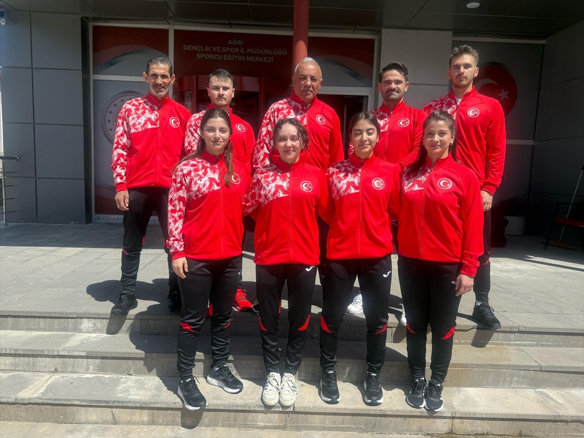 Yüksek rakıma sahip Ağrı'da çalışmalarını sürdüren, 4 yıldır üst üste Avrupa şampiyonu olan Erkek...