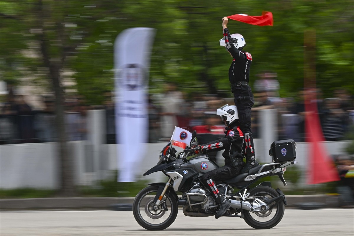 Yunus polisleri, 19 Mayıs Atatürk'ü Anma, Gençlik ve Spor Bayramı kapsamında, Ankara'da çeşitli...