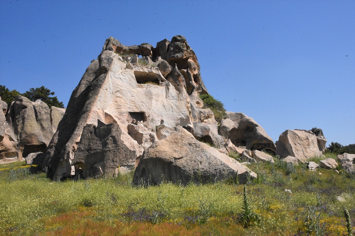 Afyonkarahisar Valiliği, "Ornaş Kaya Yerleşimleri'ne dinamitle zarar verildiği" iddiasının gerçeği...