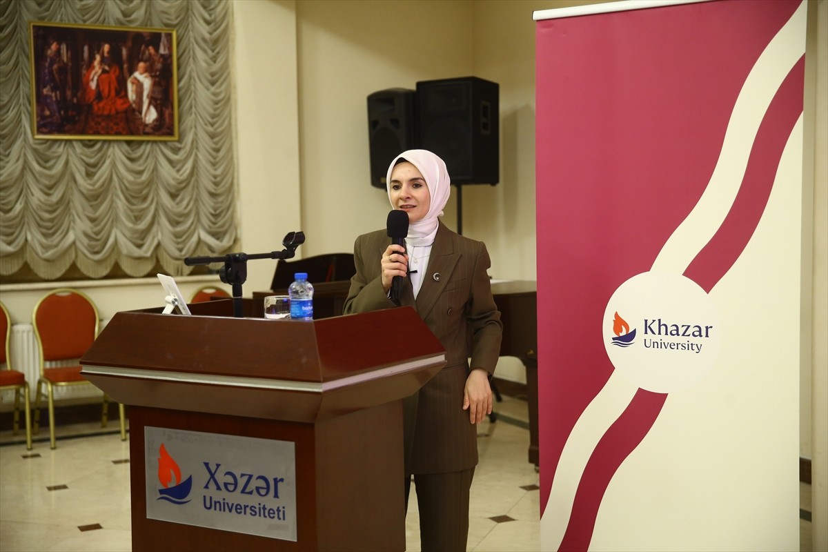 Aile ve Sosyal Hizmetler Bakanı Mahinur Özdemir Göktaş, temaslarda bulunmak için geldiği...