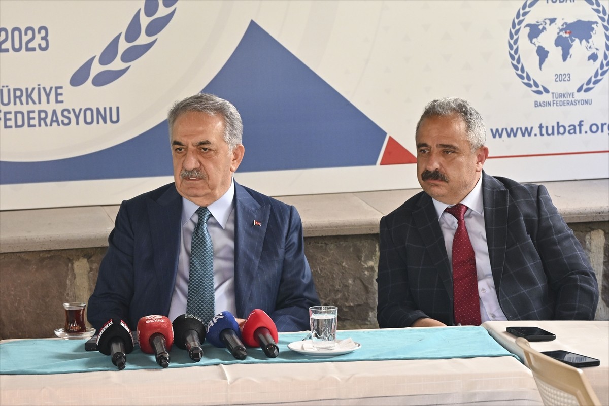 AK Parti Genel Başkan Yardımcısı Hayati Yazıcı, Türkiye Basın Federasyonu'nda Anadolu Sohbetlerine...