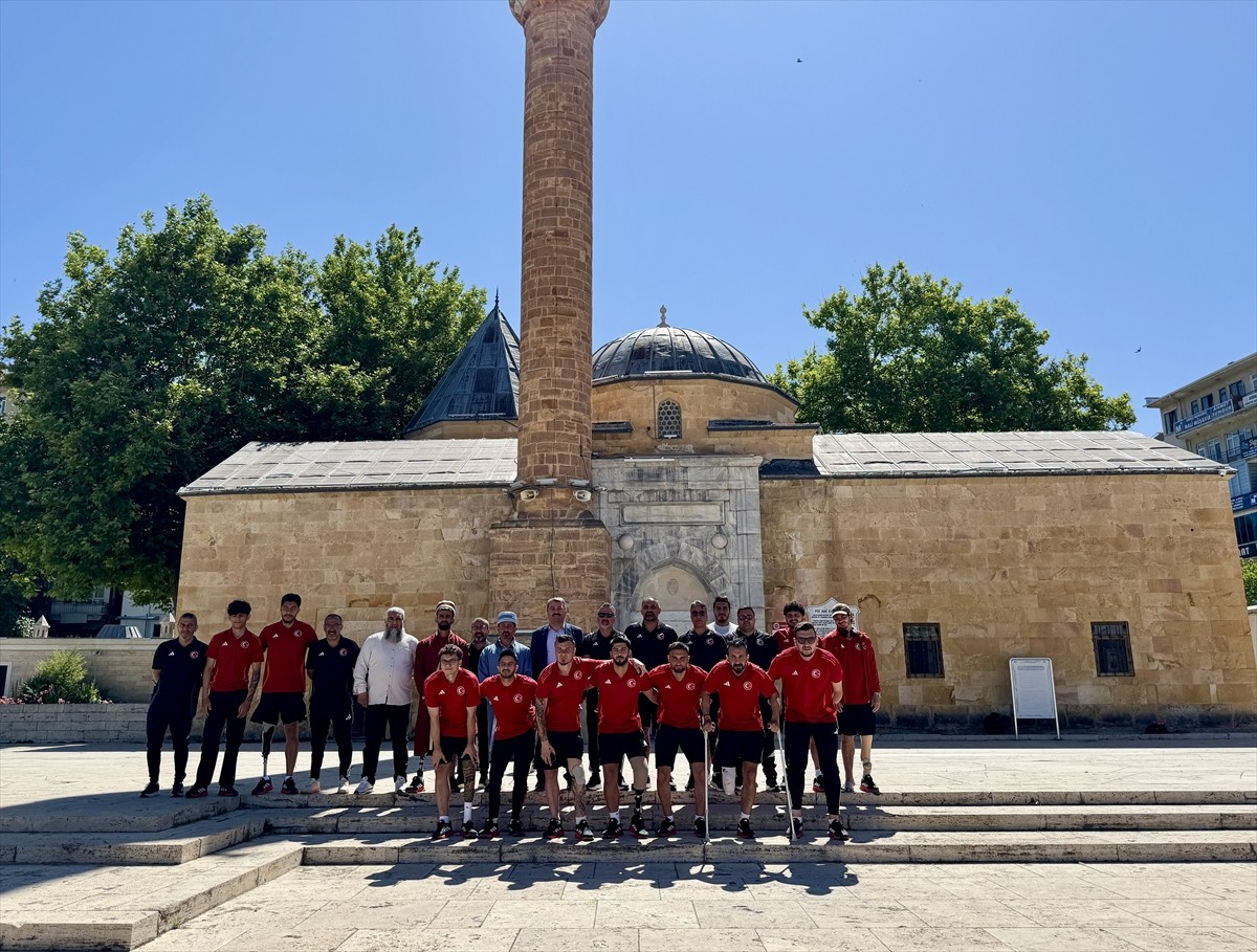 Ampute Futbol Milli Takımı'nın Kırşehir'de gerçekleştirdiği kamp sona erdi. Polonya'da...
