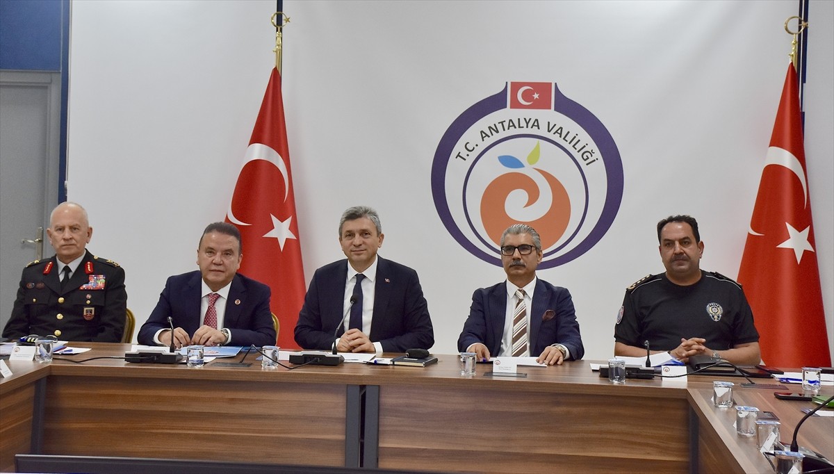 Antalya'da turizm sezonunun güvenli bir şekilde sürdürülmesi amacıyla "Turizm Güvenliği...