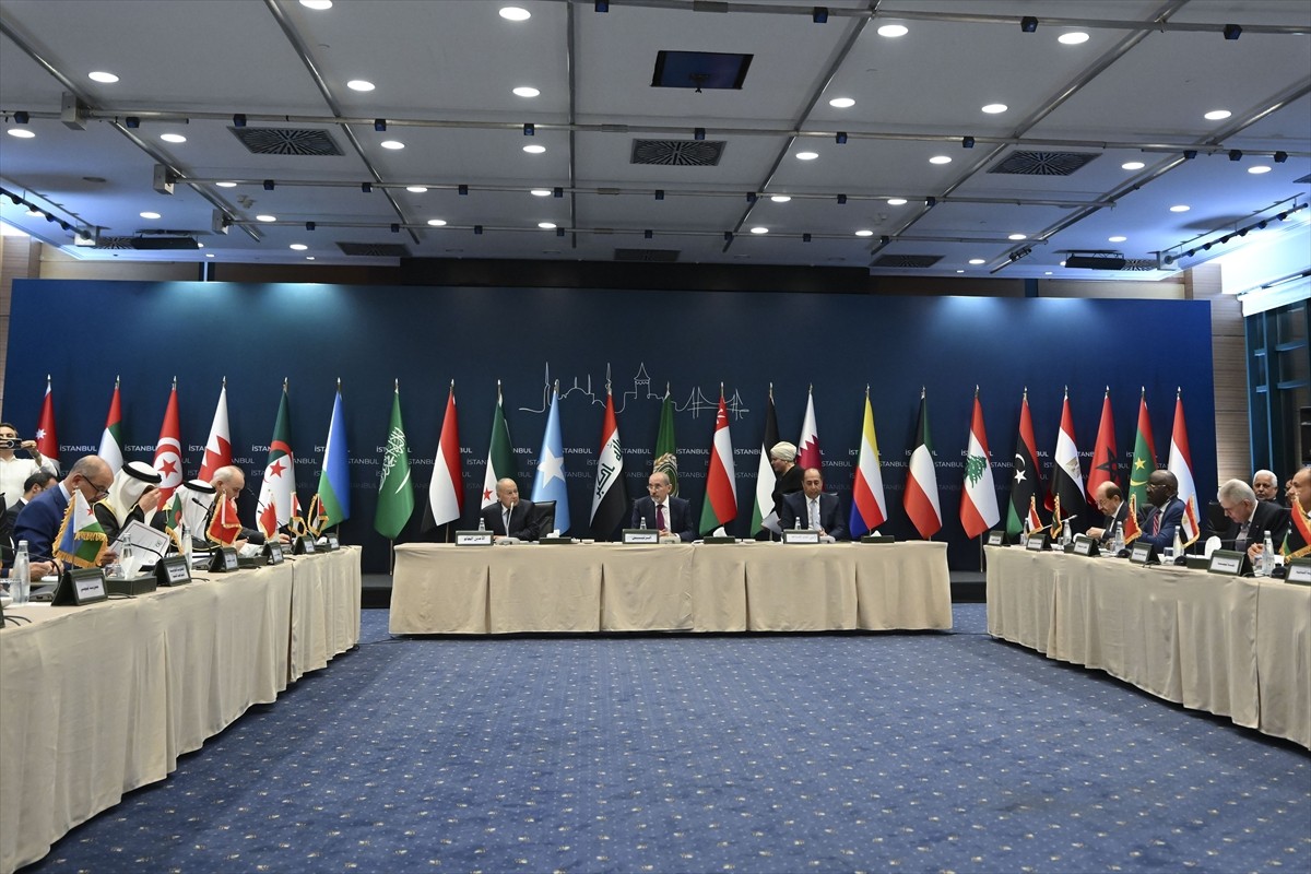 Arap Birliği Dışişleri Bakanlarının, İsrail'in İran'a yönelik saldırılarıyla başlayan çatışmalarla...