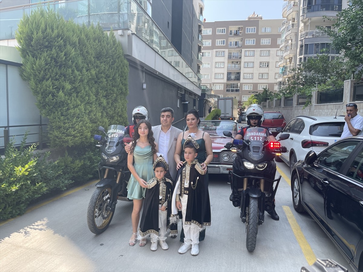 Aydın İl Jandarma Komutanlığı'nda görev yapan Gazi Astsubay Üstçavuş Ferhat Akgül, oğulları için...