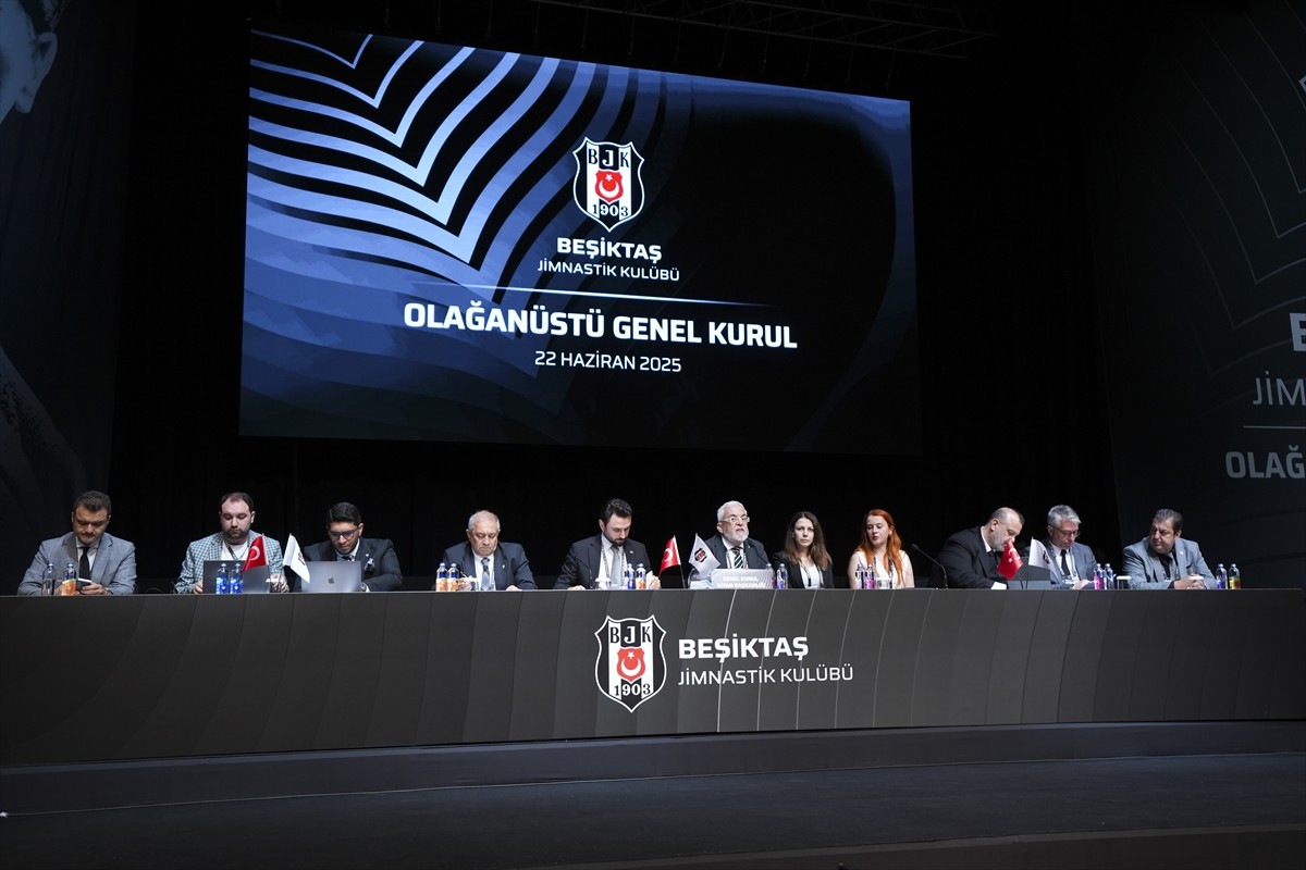 Beşiktaş Kulübünün olağanüstü genel kurul toplantısı ICC İstanbul Kongre Merkezi Harbiye...