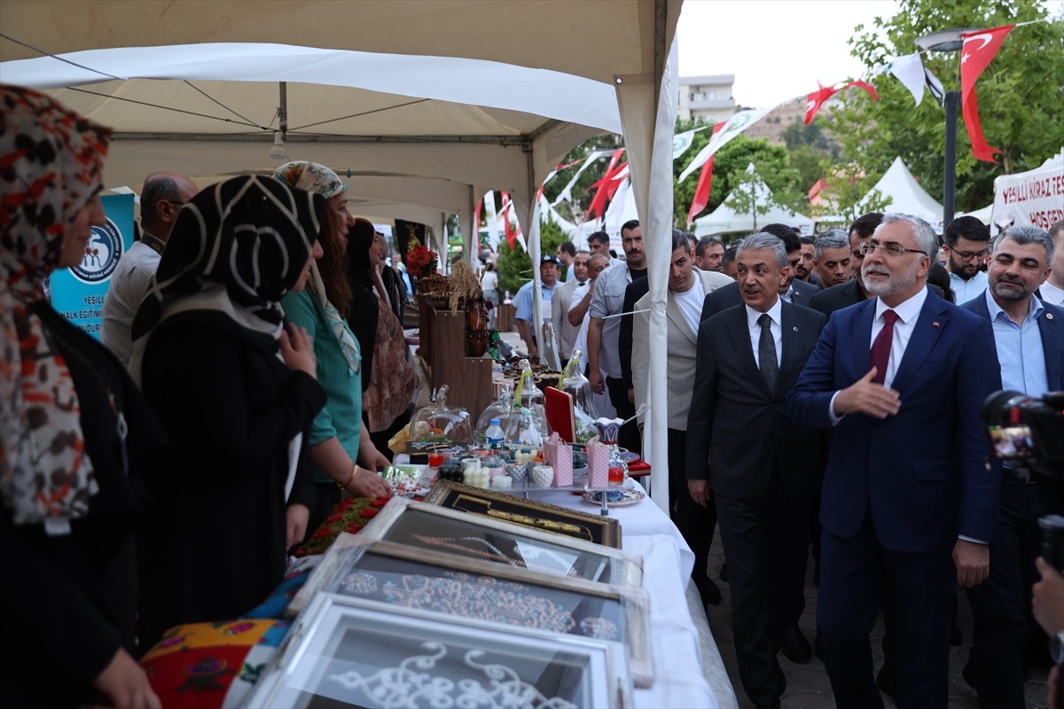 Çalışma ve Sosyal Güvenlik Bakanı Vedat Işıkhan, Mardin'in Yeşilli ilçesinde Kaymakamlık ve İlçe...