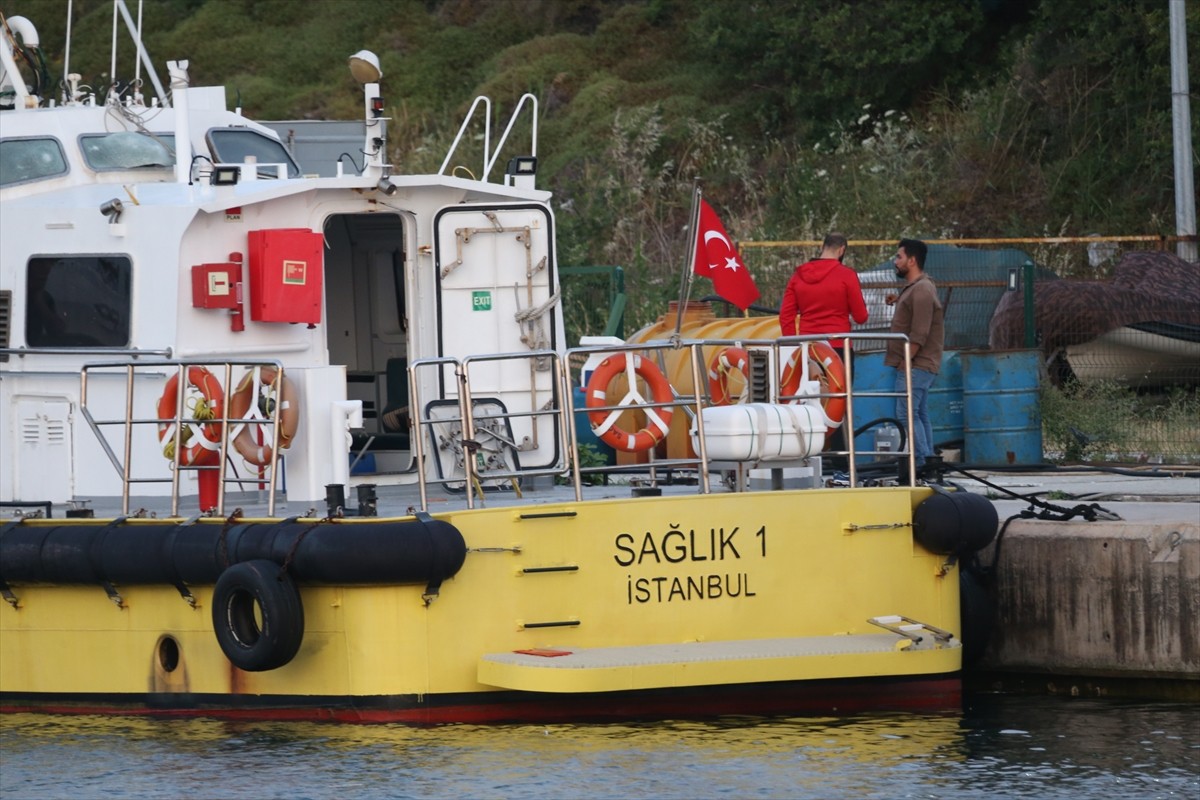 Çanakkale Kumkale mevkisinde Sağlık-1 Botu'nda patlama meydana geldiği ve 1 sağlık personelinin...