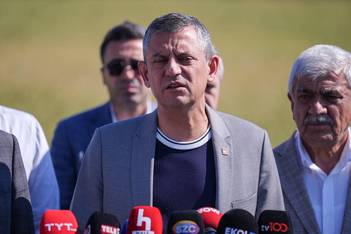 CHP Genel Başkanı Özgür Özel, İstanbul Büyükşehir Belediye (İBB) Başkanlığı görevinden...