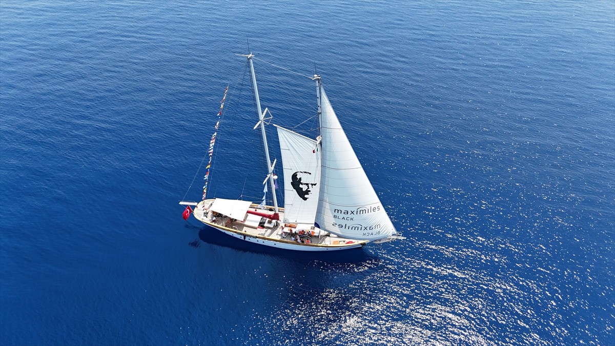 Cumhuriyet'in ilk yelkenli okul gemisi STS Bodrum, 2900 deniz millik Birleşmiş Milletler Okyanus...