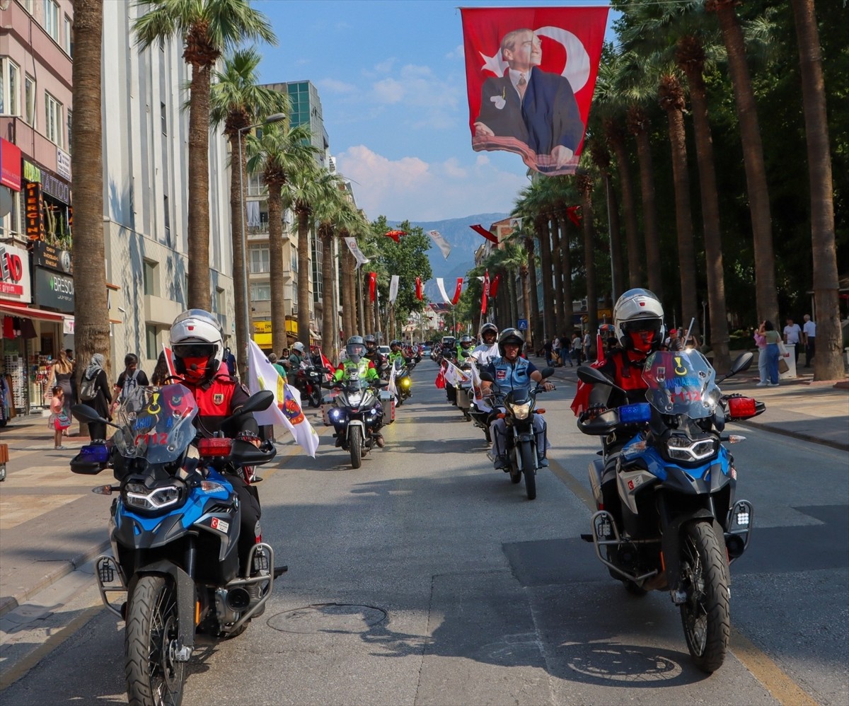 Denizli'de Jandarma Teşkilatının 186. kuruluş yıl dönümü dolayısıyla 200 motosikletli, konvoy...