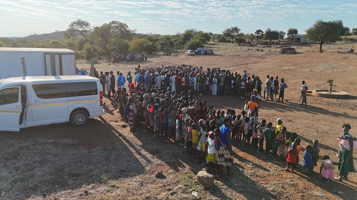 Diyanet İşleri Başkanlığı ve Türkiye Diyanet Vakfının (TDV) "Bir kurban bir Kur'an" projesi...
