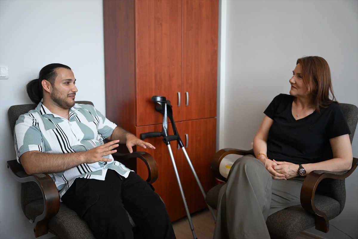 Edirne'de bedensel engelli Cemal Hazar Kahraman (25) beden eğitimi öğretmeni olarak atanmanın...