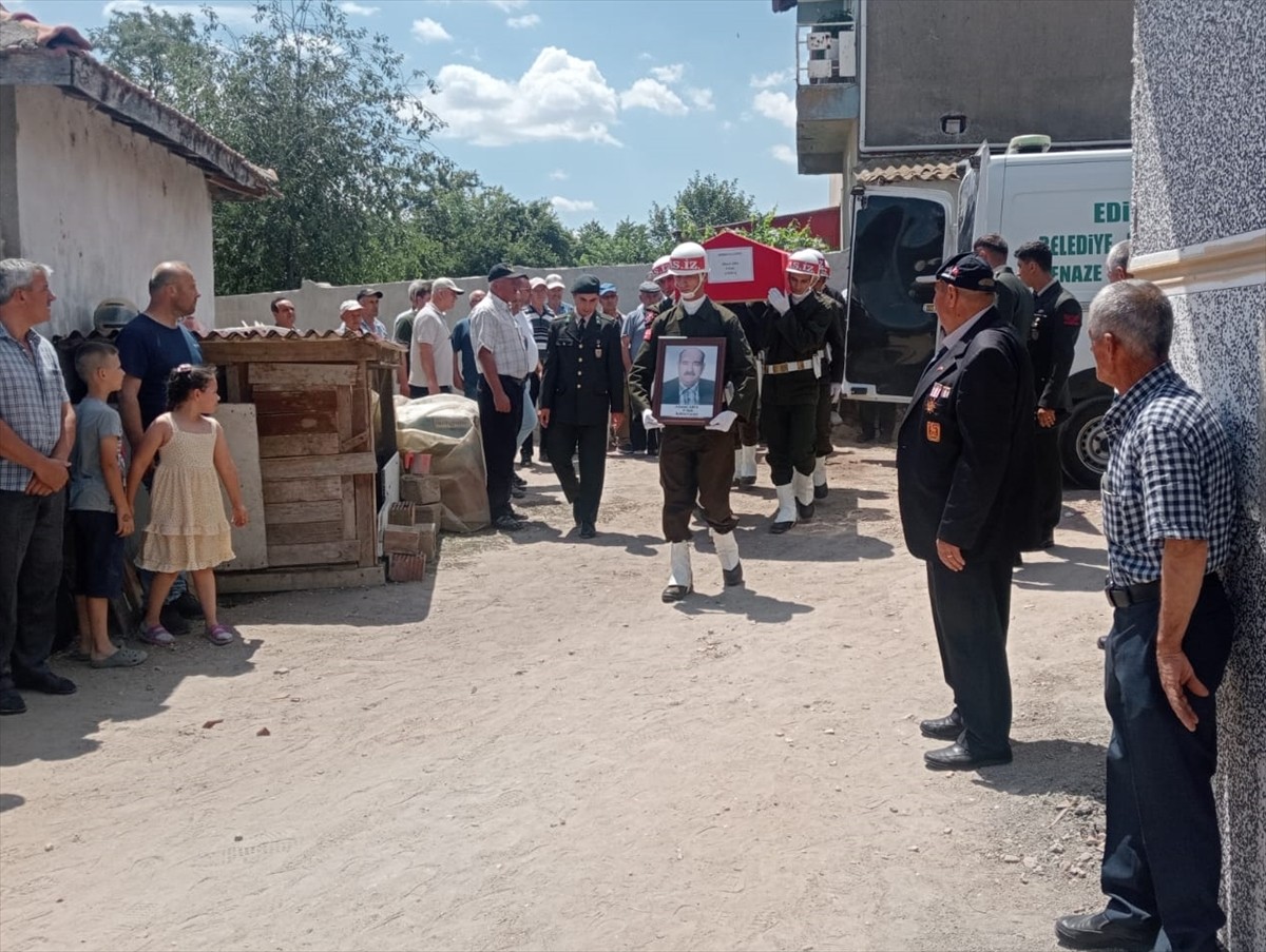 Edirne’de 71 yaşında yaşamını yitiren Kıbrıs Gazisi Ahmet Ada, Havsa ilçesine bağlı Abalar köyünde...