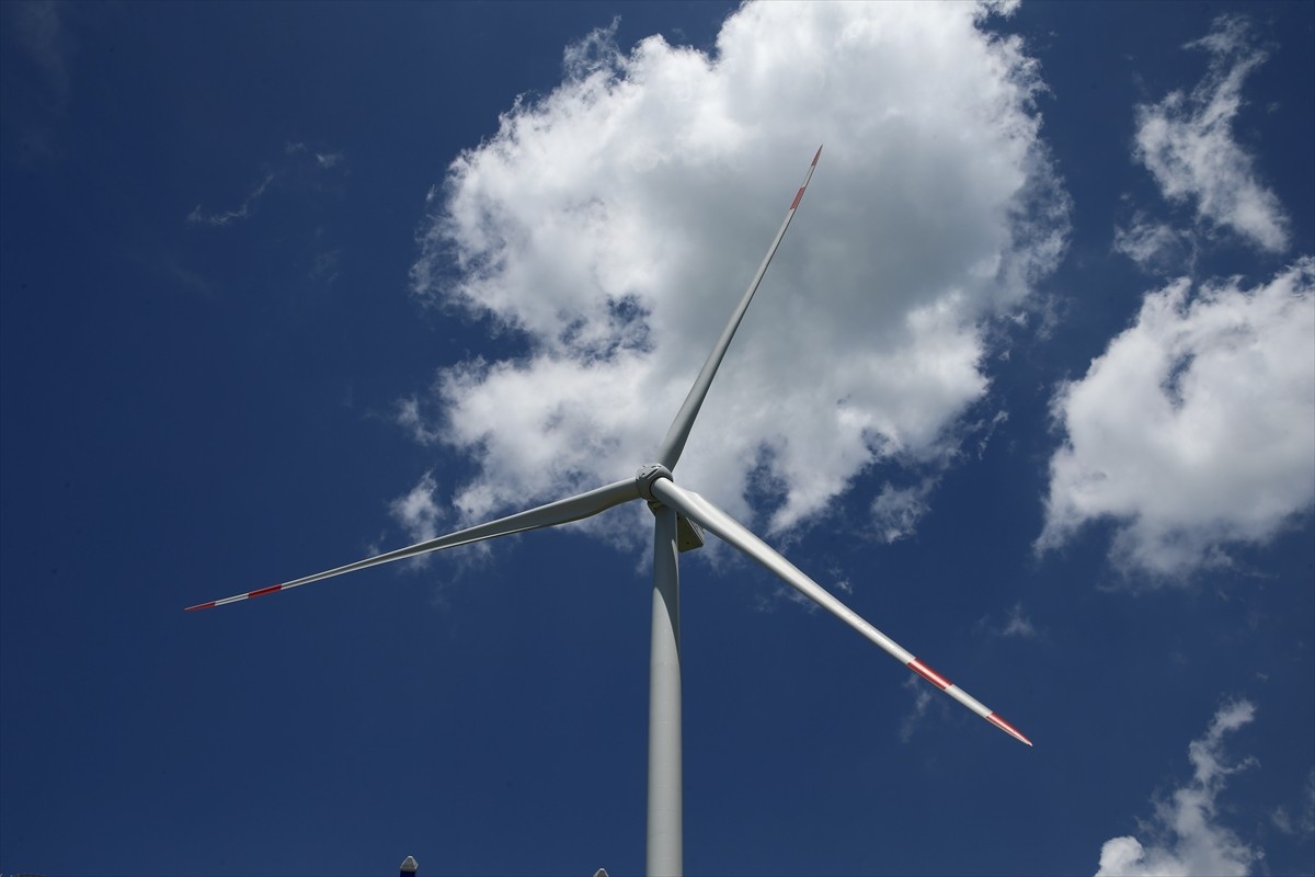 Eksim Enerji, rüzgardan elde ettiği temiz enerjiyle yaklaşık 790 bin hanenin elektrik ihtiyacını...