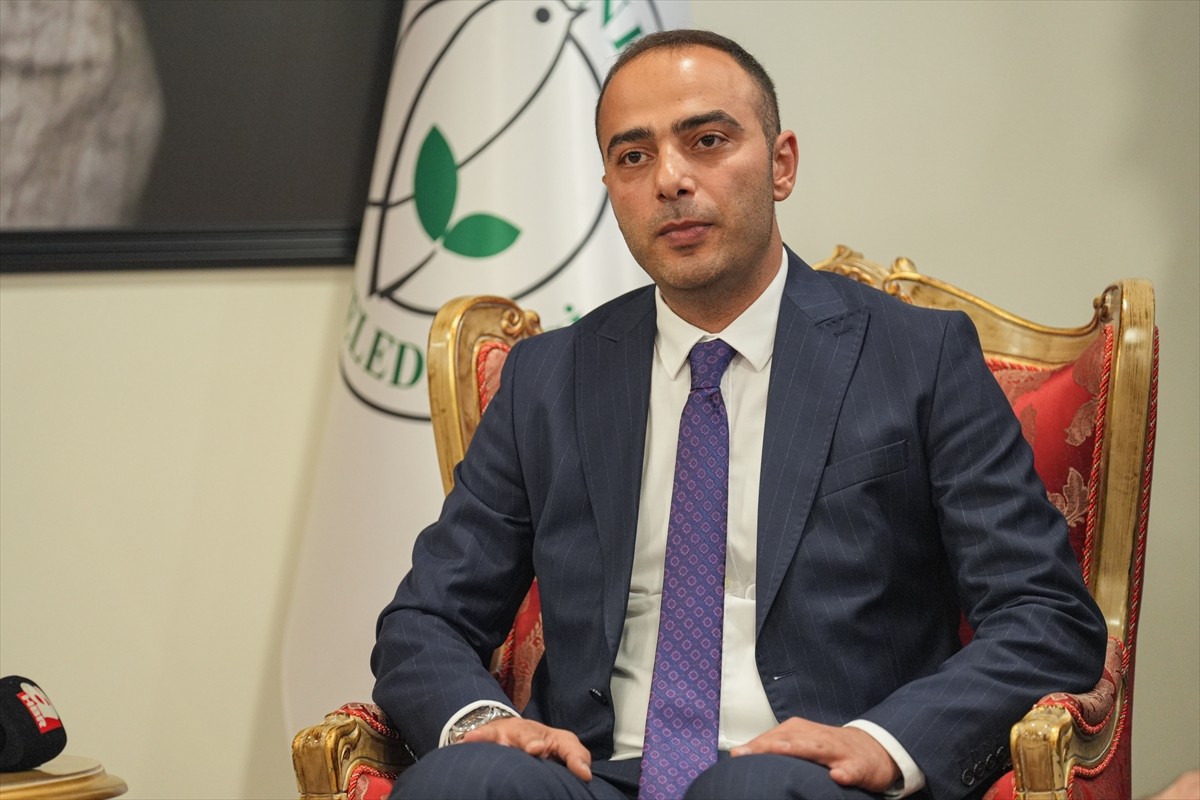 Gaziosmanpaşa Belediye Meclisinde, tutuklanan Belediye Başkanı Hakan Bahçetepe'nin görevden...