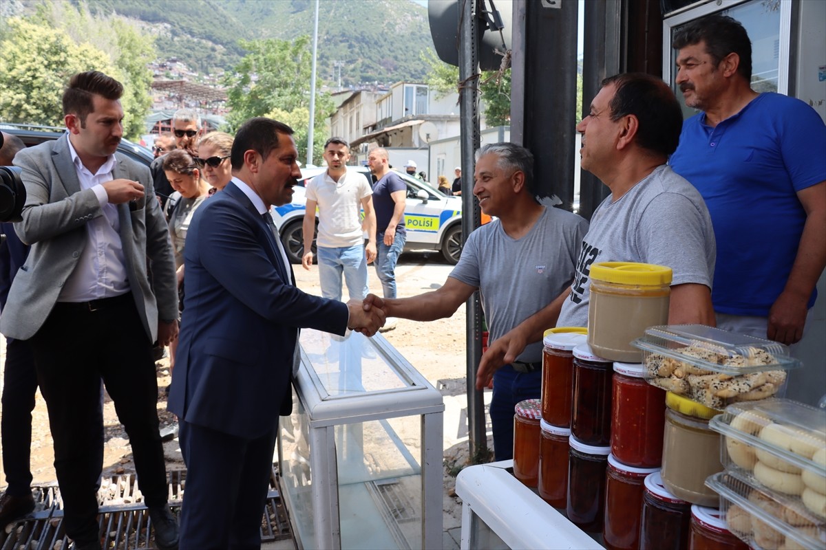 Hatay'da 6 Şubat 2023'teki depremlerde hasar görmesi nedeniyle restorasyonu süren tarihi Uzun...