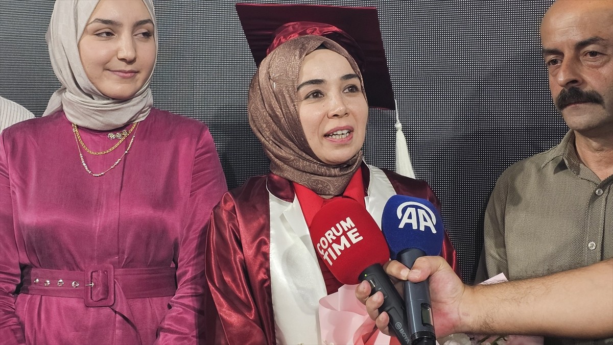 Hitit Üniversitesi Güzel Sanatlar Tasarım ve Mimarlık Fakültesi Moda Tasarımı Bölümünden...
