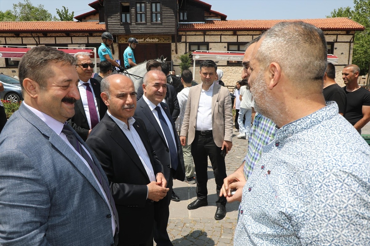 İçişleri Bakan Yardımcısı Mehmet Aktaş (sol 2), Elazığ'da vatandaşlar ve güvenlik güçleriyle...